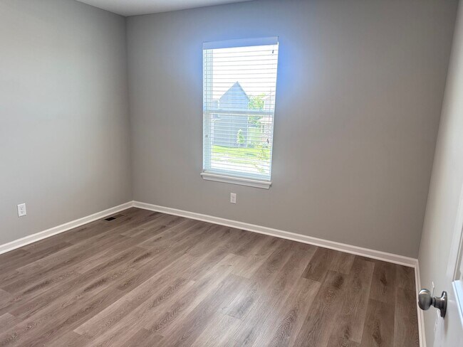 Building Photo - 3 Bed | 2.5 Bath | 1 Car Garage Duplex in Pleasant Hill