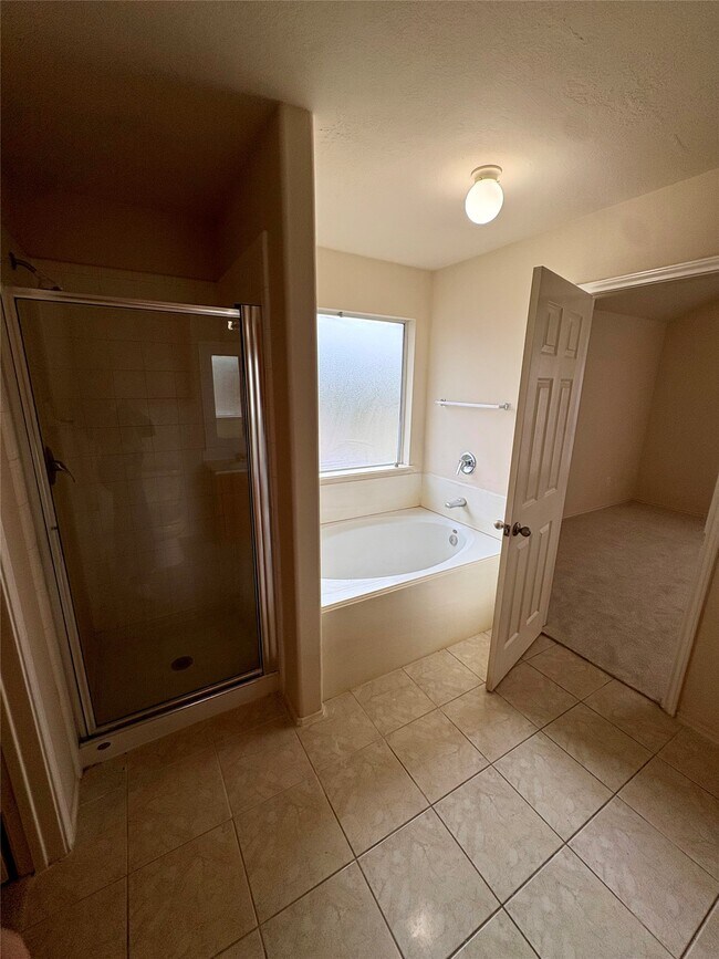 Building Photo - 13826 Fort Nelson Dr