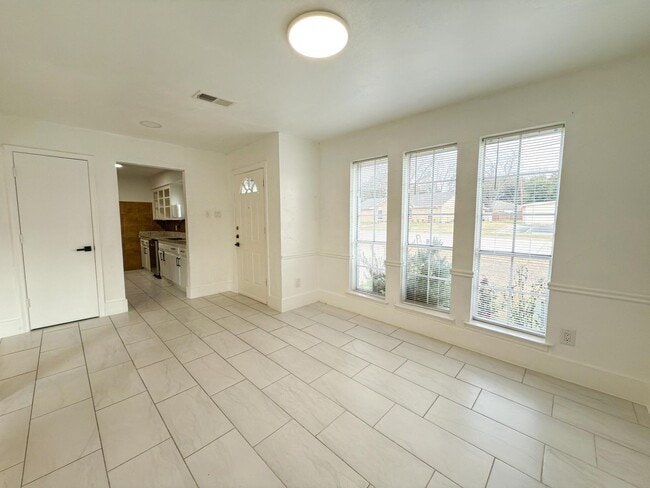 Building Photo - 7528-7528 Thistle Ln