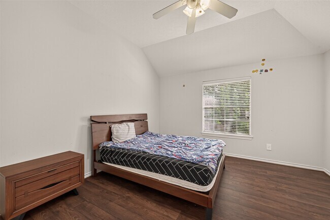 Building Photo - 6514 Kings Summit Dr