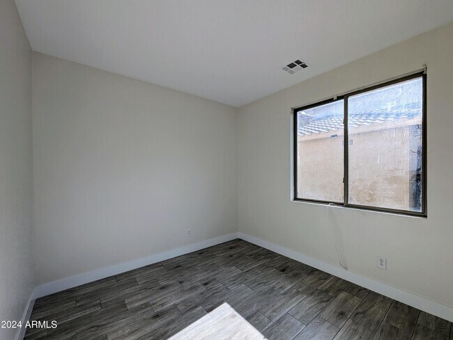 Building Photo - 15432 W Tasha Cir