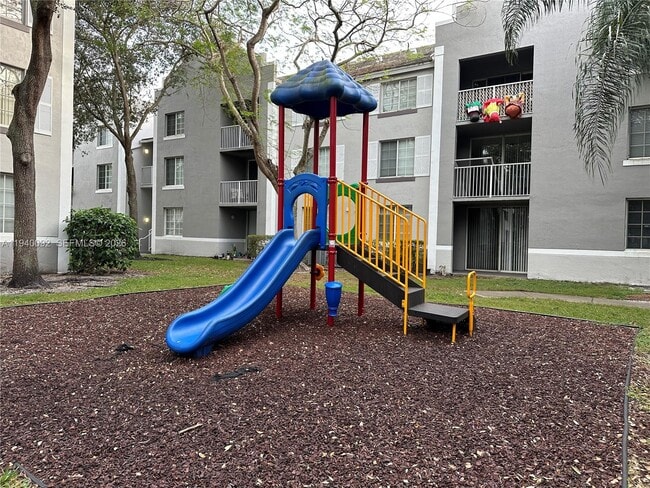 Building Photo - 620 SW 111th Ave