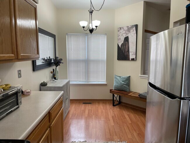 Building Photo - 113 N Barton Trail