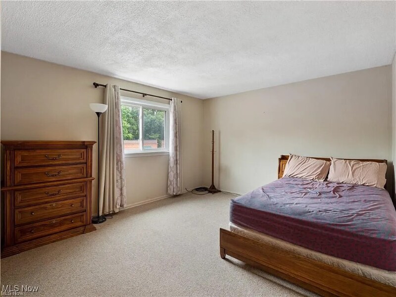 Building Photo - 194 Dalepark Dr