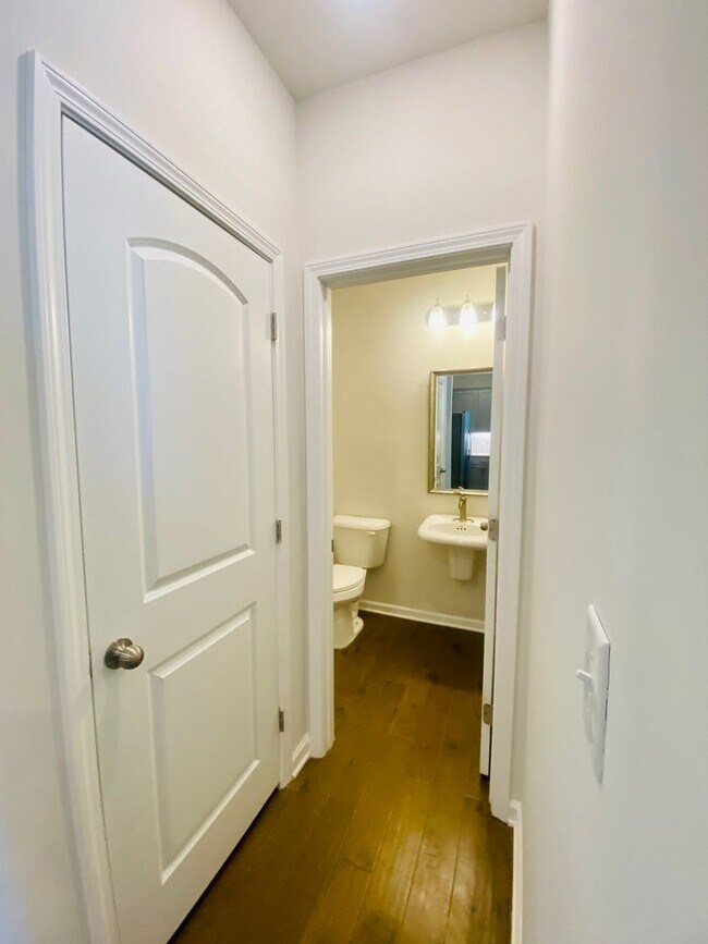 Building Photo - 3BR/2.5BA Townhouse in Matthews.