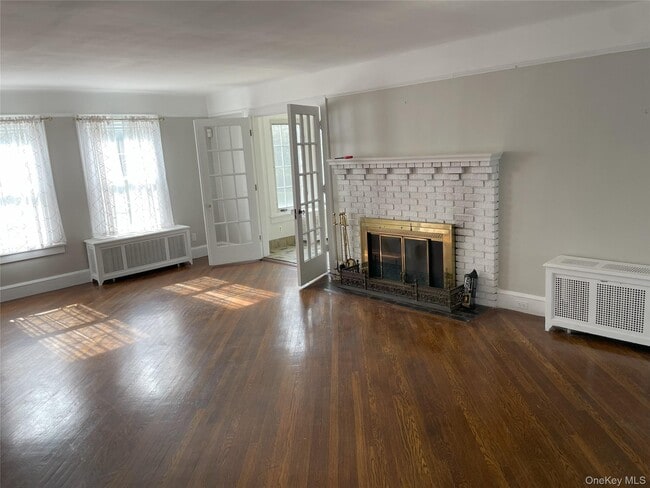 Building Photo - 56 Nassau Blvd