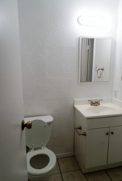 Building Photo - 10910 Baltic Dr