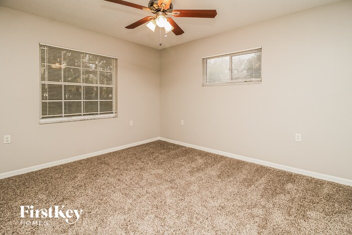 Building Photo - 31111 Oakmont Ave