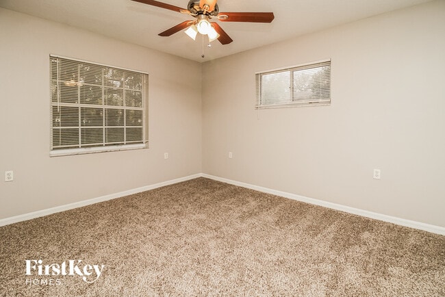 Building Photo - 31111 Oakmont Ave
