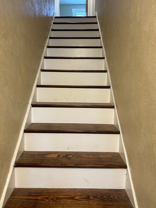 Building Photo - 638 Hazelwood Ave