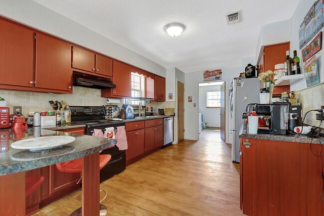 Building Photo - 3613 Burton Cir