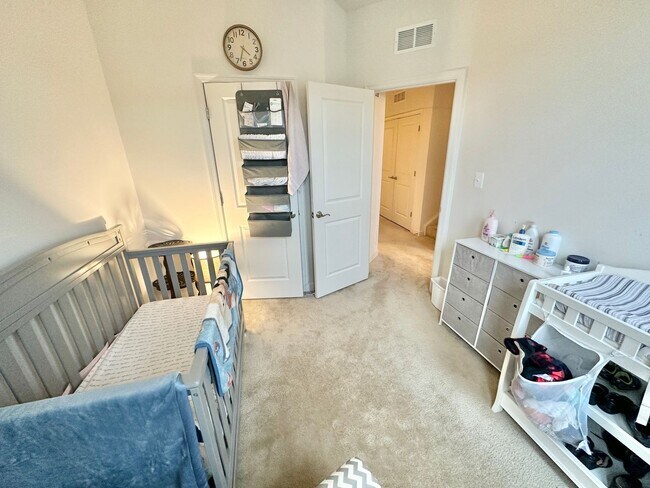 Building Photo - Amazing 4 BR/3.5 BA EOG Townhome in Lanham!