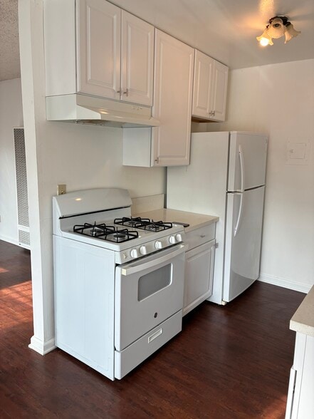 Building Photo - 4424 Edenhurst Ave