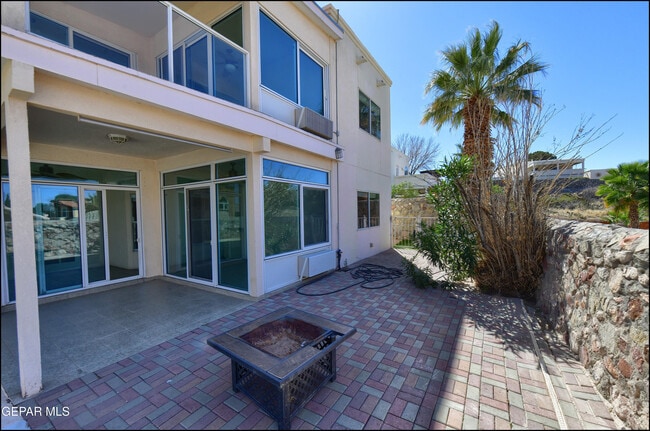 Building Photo - 6123 La Posta Dr