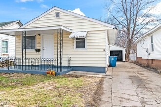 Building Photo - Nice 2 bedroom home