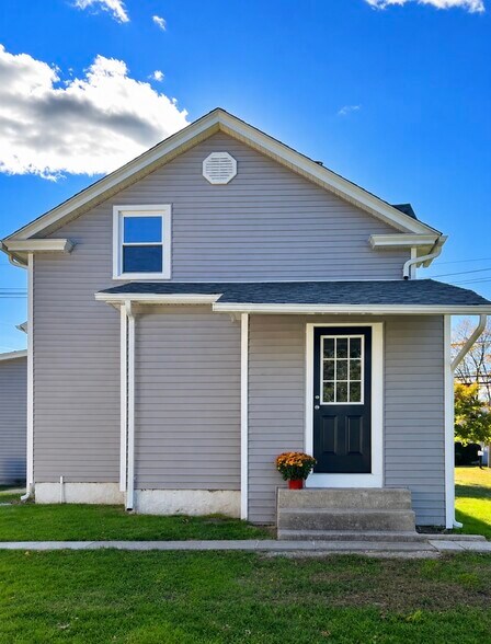 Building Photo - 144 Addison Rd