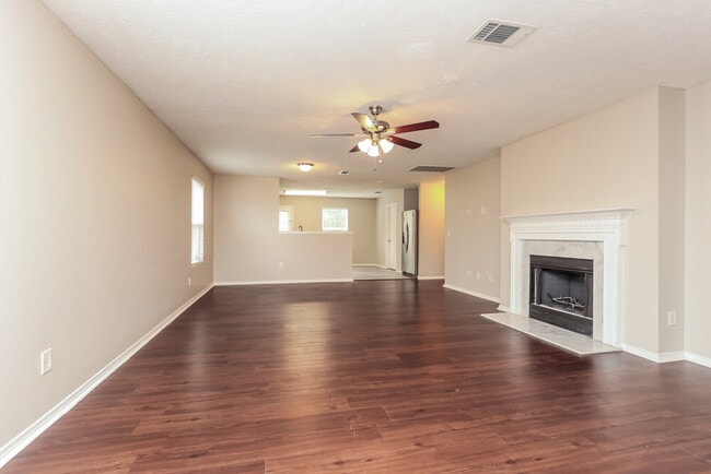 Building Photo - 5240 Sunsail Dr