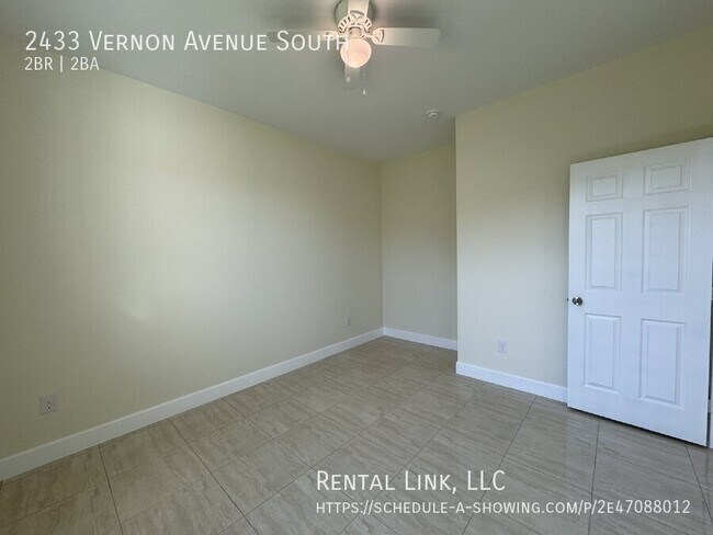 Building Photo - 2433 Vernon Ave S