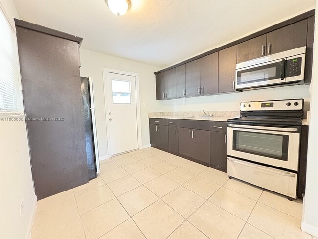Primary Photo - 3810 SW 55th Ave