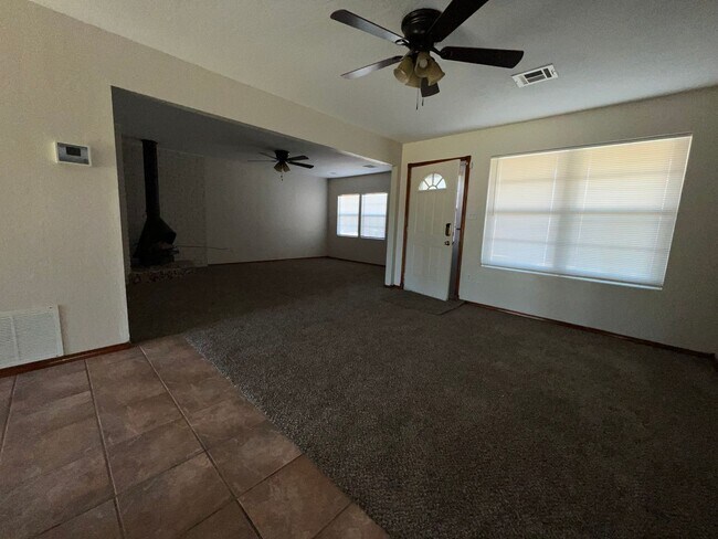 Building Photo - 6954 SW Forest- $200 OFF AT MOVE IN!
