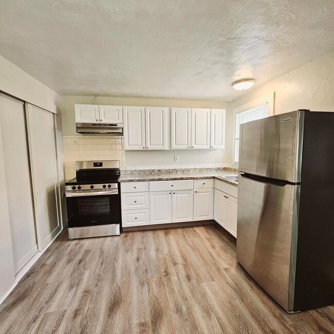 Building Photo - Fully Remodeled 2-Bed, 1-Bath Home in Old ...