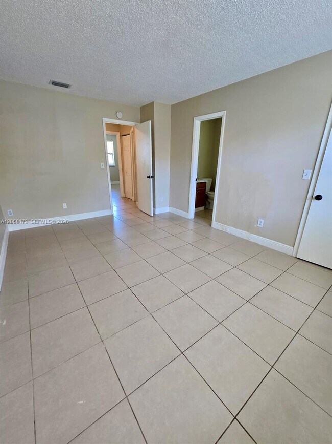 Building Photo - 3724 NW 115th Ave