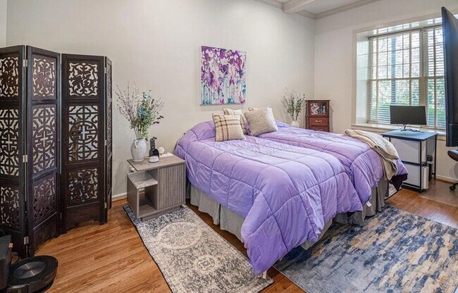Building Photo - Historic building 2bedr 2bath Gorgeous home