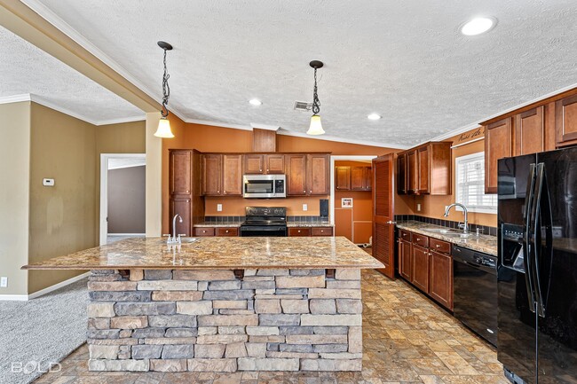 Building Photo - Beautiful 4 Bed 2 Bath!