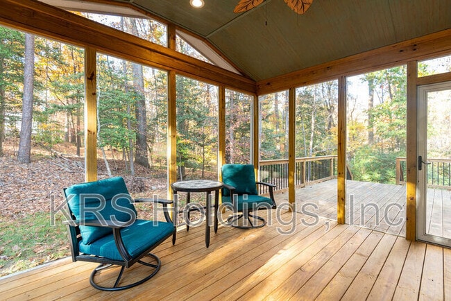 Building Photo - 2428 Rachel Dr