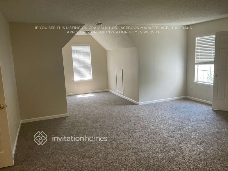 Building Photo - 597 Lakewater View Dr