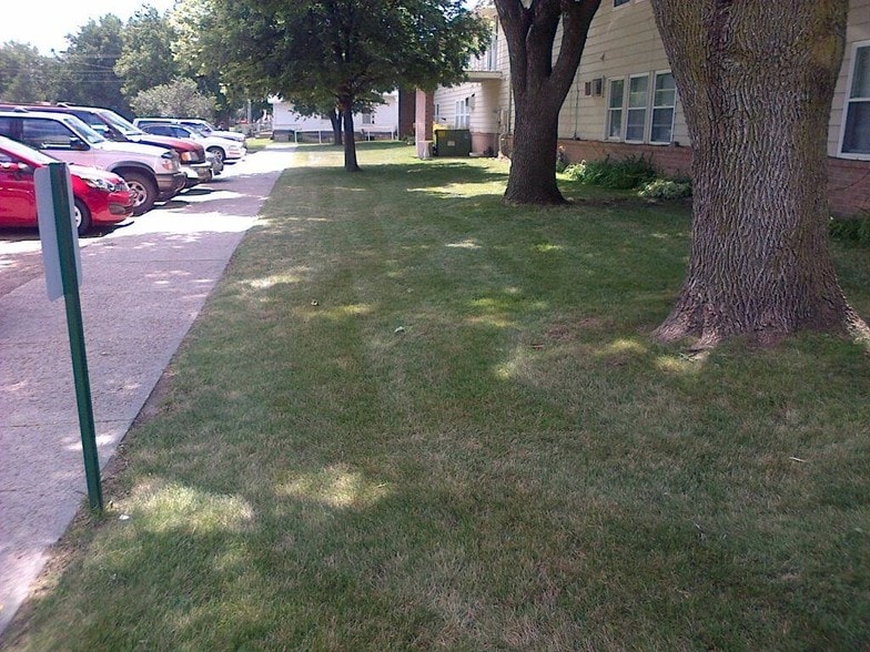 Outside - 530 Korb St