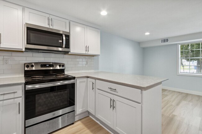 Building Photo - Small Duplex on Amelia Island