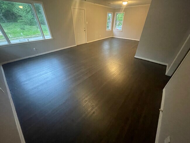 Living Room - 404 Holly St