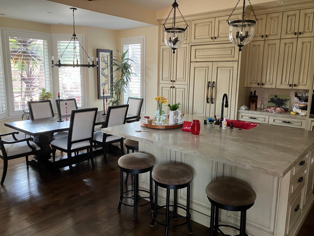 Building Photo - 707 12th