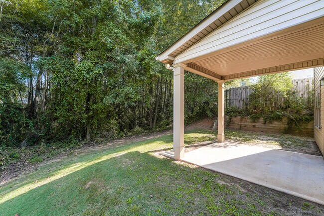 Building Photo - 905 Justice Dr