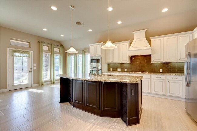 Building Photo - 23319 Tirino Shores Dr