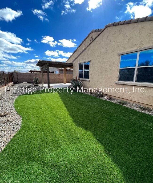 Building Photo - Dont Miss This Spacious Northwest home!!!