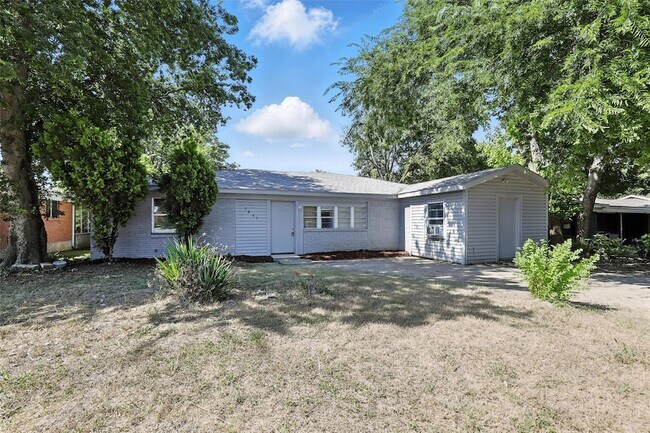 Building Photo - 7841 Abbott Dr