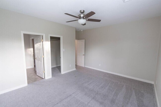 Building Photo - 10920 Quarry Oaks Trail