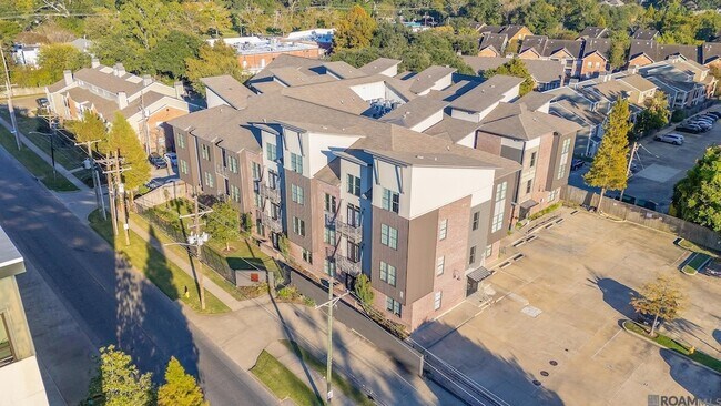 Building Photo - 255 E Boyd Dr