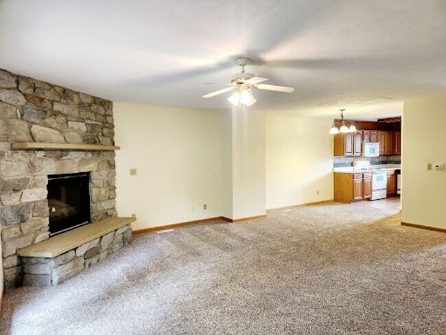 Building Photo - 892 Tremont St