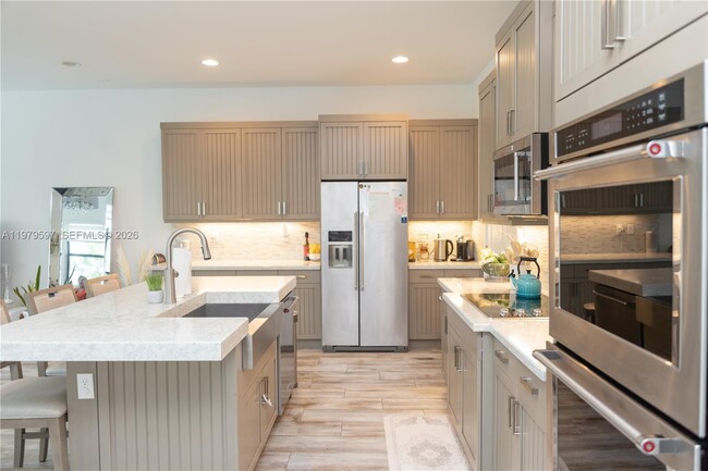 Building Photo - 11826 SW 13th Ct