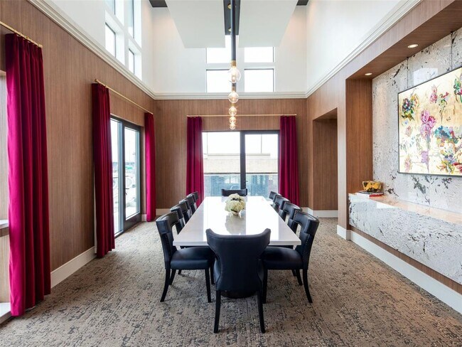 Building Photo - 4641 Montrose Blvd