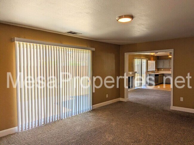 Building Photo - 14747 Amber Ct
