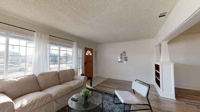 Building Photo - 3423 W 58th Plz