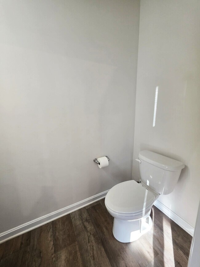 Building Photo - 426 Creekbed Cir