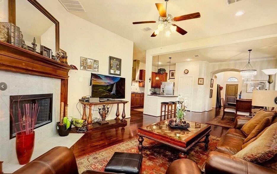 Building Photo - 3108 Hereford Dr