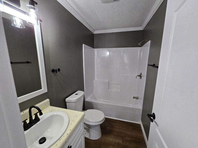 Building Photo - 5527 Lassen St