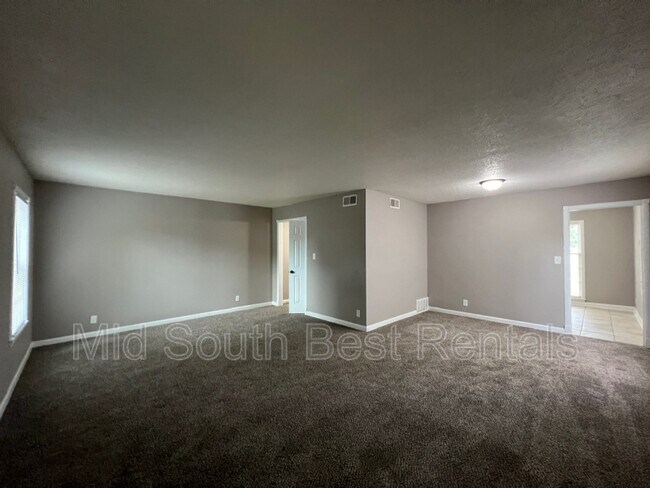 Building Photo - 1147 Prescott Rd