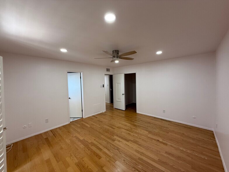 Building Photo - 4800 N Stanton St